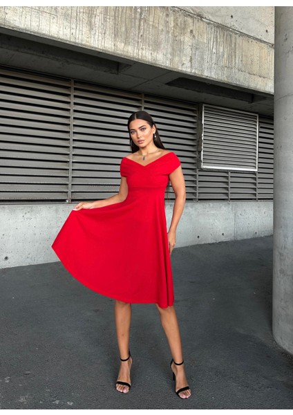 Kayık Yaka Midi Boy Kırmızı Elbise 583259 fiyatları