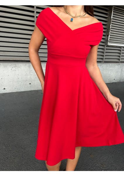 Kayık Yaka Midi Boy Kırmızı Elbise 583259 modelleri