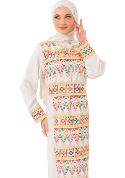 Kadın Elbise – Canlı Renklerle İşlemeli Beyaz Filistin Nakışlı Kadın Elbise fiyatları