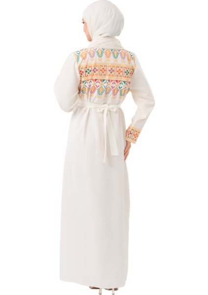 Kadın Elbise – Canlı Renklerle İşlemeli Beyaz Filistin Nakışlı Kadın Elbise fırsatları