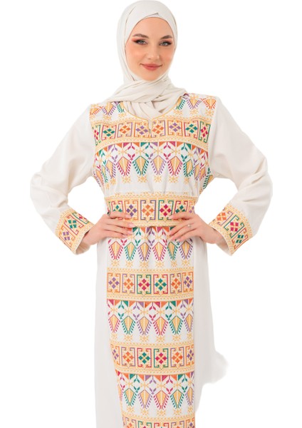 Kadın Elbise – Canlı Renklerle İşlemeli Beyaz Filistin Nakışlı Kadın Elbise
