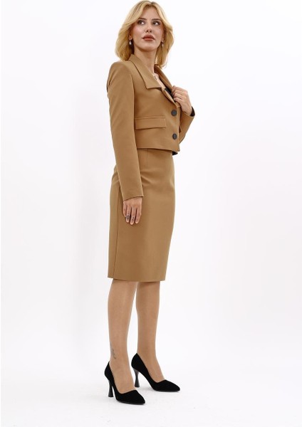 Gömlek Yaka Kısa Ceket & Düz Dar Etek-Camel modelleri