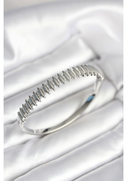 Gümüş Renk Zirkon Taşlı Pirinç Kadın Kelepçe