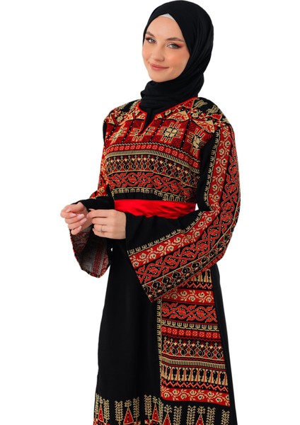 Siyah Rengi Kırmızı ve Gold Filistin Nakışlı Kırmızı Kemerli Elbise C100054 indirimleri