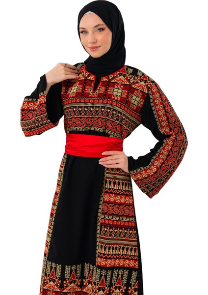 Siyah Rengi Kırmızı ve Gold Filistin Nakışlı Kırmızı Kemerli Elbise C100054