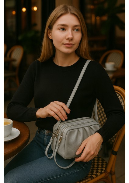 Kadın Çapraz Askılı Çok Gözlü Fermuar Detaylı Omuz Çantası