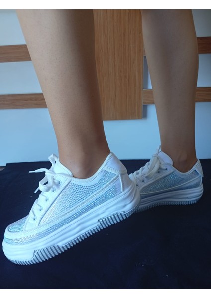 Kadın Yüksek Taban Rahat Şık Günlük Spor Ayakkabı Beyaz Renk fiyatları