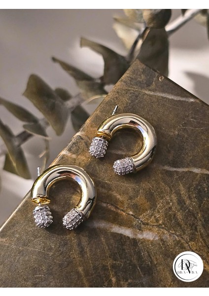 - Glow Earrings – Gold Kaplama Taş Detaylı Tasarım Kadın Küpe (KOD-339)