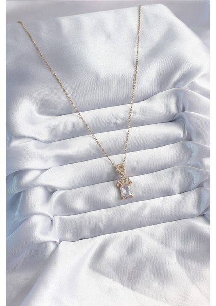 316L Çelik Zincir Gold Renk Zirkon Taşlı Taç Model Kadın Kolye fiyatları