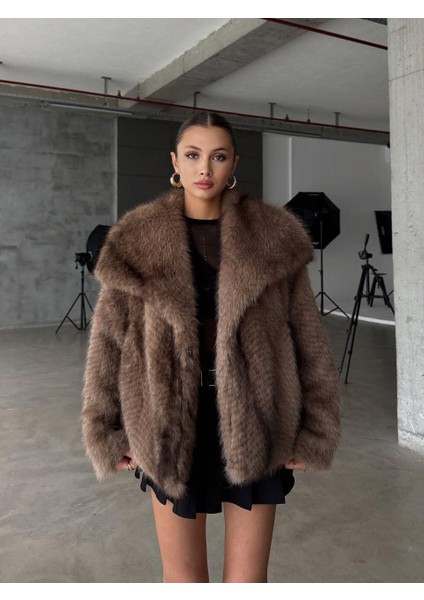 Kahverengi Salaş Kürk Mont