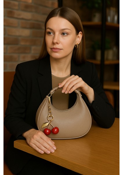 Kiraz Charm Detaylı Omuz Çantası Mini Şık Model fiyatları