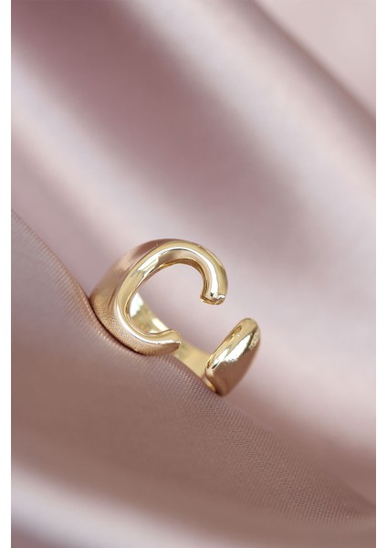 C Harfli Altın Renk Ayarlamalı Metal Kadın Yüzük