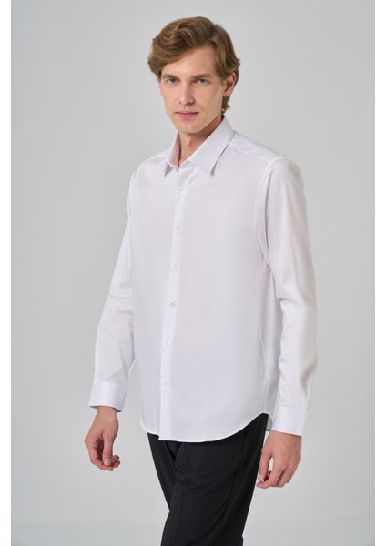 Erkek Beyaz Dynamic Fit Sert Yaka Gömlek
