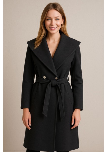 Kadın Siyah Kuşaklı Geniş Yaka Kaşe Kaban