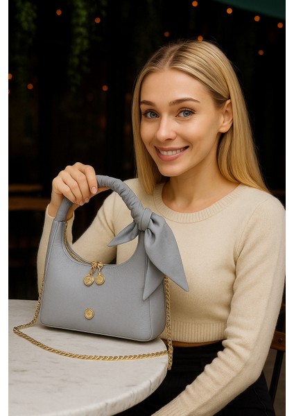 Lüks Fular Detaylı Zincir Askılı Baget Çanta