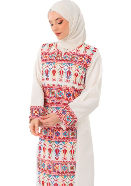 Kadın Elbise – Canlı Renklerle İşlemeli Beyaz Filistin Nakışlı Kadın Elbise" modelleri
