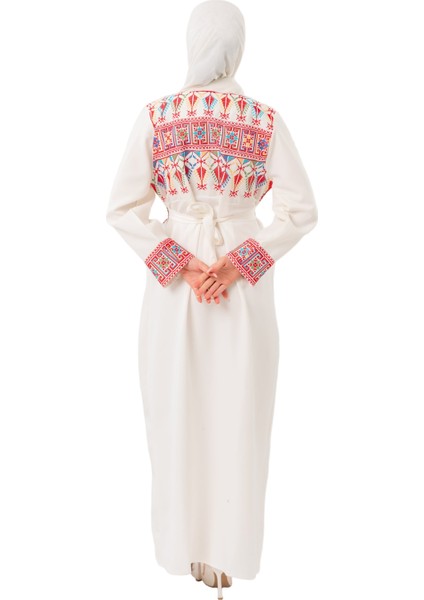 Kadın Elbise – Canlı Renklerle İşlemeli Beyaz Filistin Nakışlı Kadın Elbise"