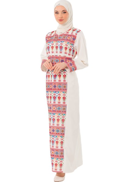 Kadın Elbise – Canlı Renklerle İşlemeli Beyaz Filistin Nakışlı Kadın Elbise"