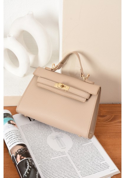 Lüks Kilit Detaylı Çapraz Askılı El ve Omuz Çantası