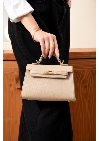 Lüks Kilit Detaylı Çapraz Askılı El ve Omuz Çantası modelleri