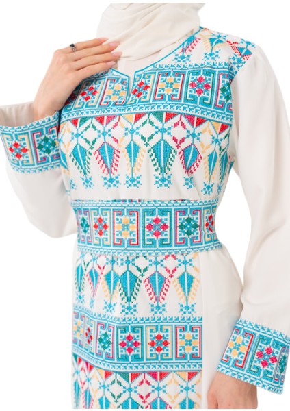 Kadın Elbise – Canlı Renklerle İşlemeli Beyaz Filistin Nakışlı Kadın Elbise" modelleri