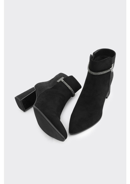 Kalın Topuklu Fermuarlı Taş Aksesuarlı Kadın Bot fırsatları