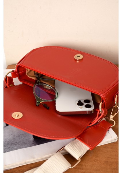 Kadın Omuz ve El Çantası Sade Şık Tasaramlı Kaliteli Temiz Işçilik Çanta fırsatları