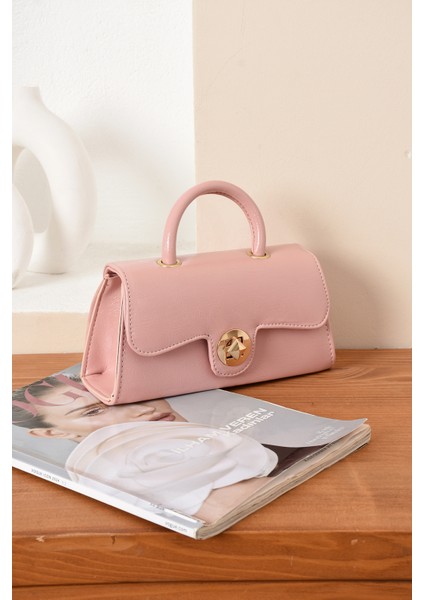 Lüks Mini Özel Tasarım Kilit Detaylı Çapraz Askılı Omuz Çantası modelleri