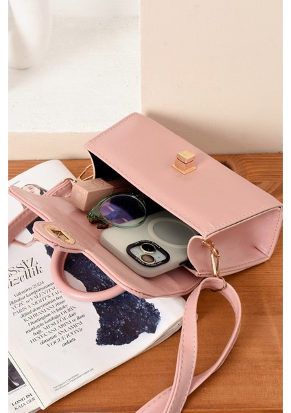 Lüks Mini Özel Tasarım Kilit Detaylı Çapraz Askılı Omuz Çantası fırsatları