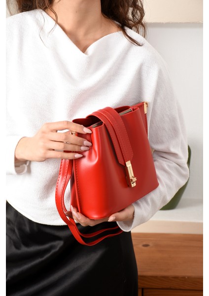 Kadın 3 Bölmeli Elden Tutmalı Omuzdan Asmalı Kaliteli Çanta modelleri