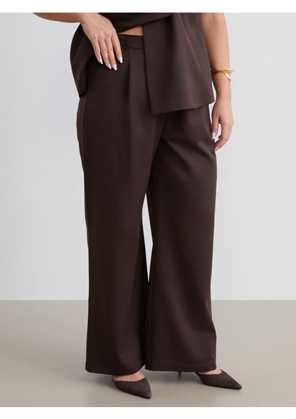 Yeni Sezon Büyük Beden Loose Fit Kadın Pileli Pantolon fiyatları