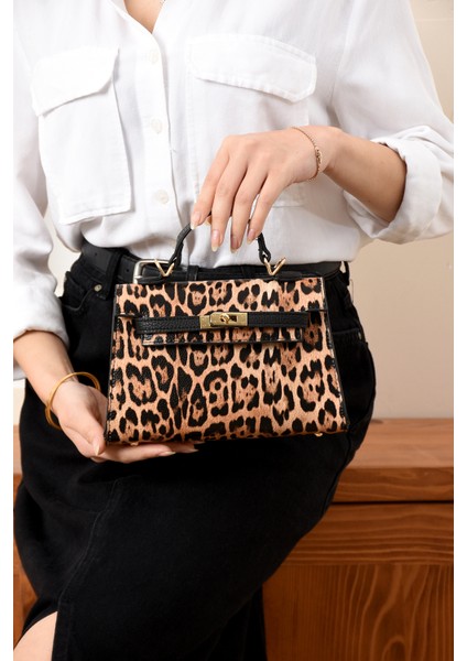 Lüks Kilit Detaylı Çapraz Askılı El ve Omuz Çantası fiyatları