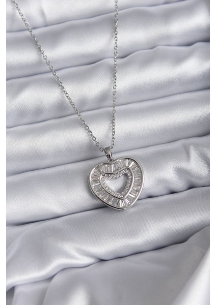 316L Çelik Zincir Gümüş Renk Baget Zirkon Taşlı Kadın Kolye