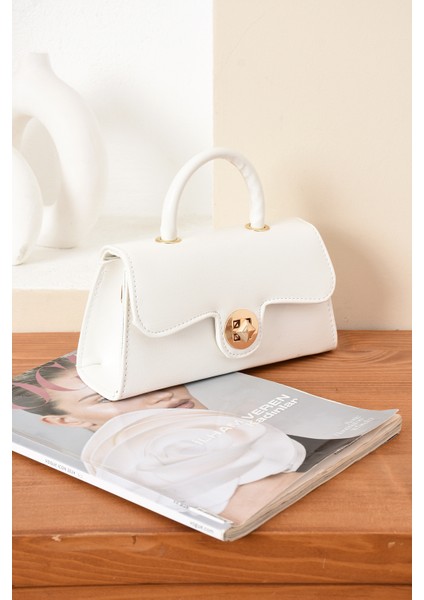 Lüks Mini Özel Tasarım Kilit Detaylı Çapraz Askılı Omuz Çantası modelleri