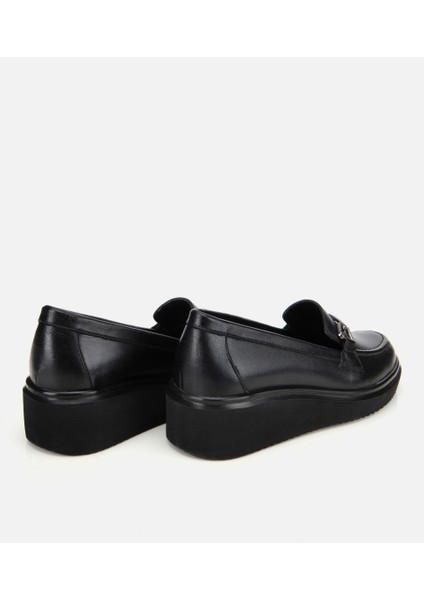 01AYH314460A100 KADIN Deri Siyah Tokalı Dolgu Topuklu Klasik Loafer fırsatları