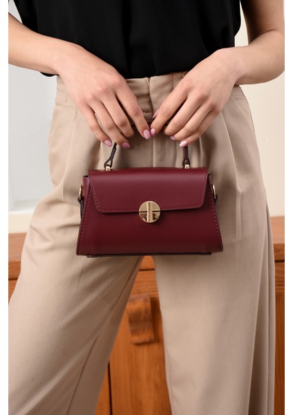 Lüks Tasarımlı Çapraz Askılı El ve Omuz Çantası fiyatları