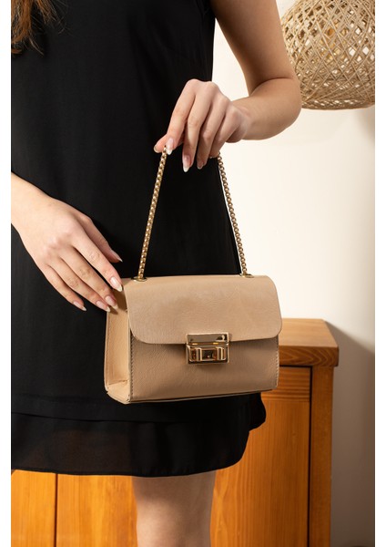 Kadın Çapraz Zincir Askılı Omuz Çantası fiyatları