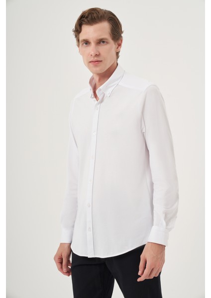 Erkek Beyaz Örme Slim Fit Düğmeli Yaka Gömlek