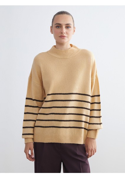 Yeni Sezon Yarım Balıkçı Yaka Çizgili Oversize Kadın Triko Kazak