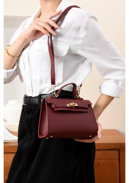 Lüks Kilit Detaylı Çapraz Askılı El ve Omuz Çantası modelleri