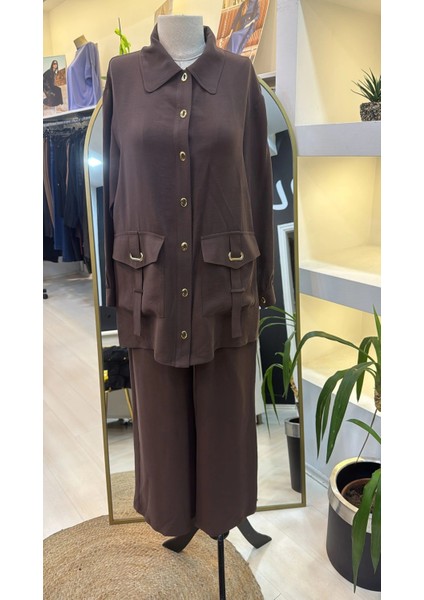 1025 Tam Boy Düğmeli Pantolonlu Takım Kahve