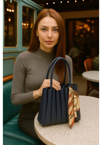 Pileli Lüks Fular Detaylı Omuz Çantası Makyaj Çantası Hediyeli fiyatları