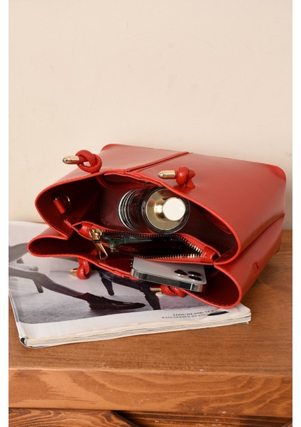 Kadın 3 Bölmeli Kaliteli Şık Çanta Omuzdan Asmalı Elden Tutmalı Askılı fırsatları