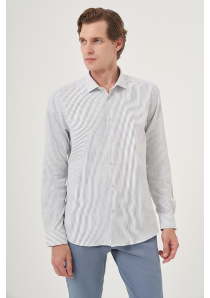 Erkek Lacivert Slim Fit Çizgi Desen Sert Spor Yaka Gömlek