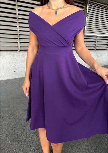 Kayık Yaka Midi Boy Mor Elbise 583259 fırsatları