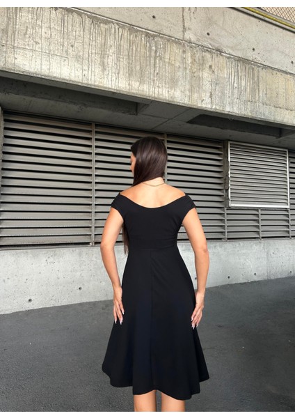 Kayık Yaka Midi Boy Siyah Elbise 583259 modelleri