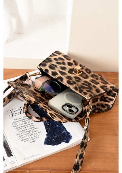 Lüks Mini Özel Tasarım Kilit Detaylı Çapraz Askılı Omuz Çantası modelleri