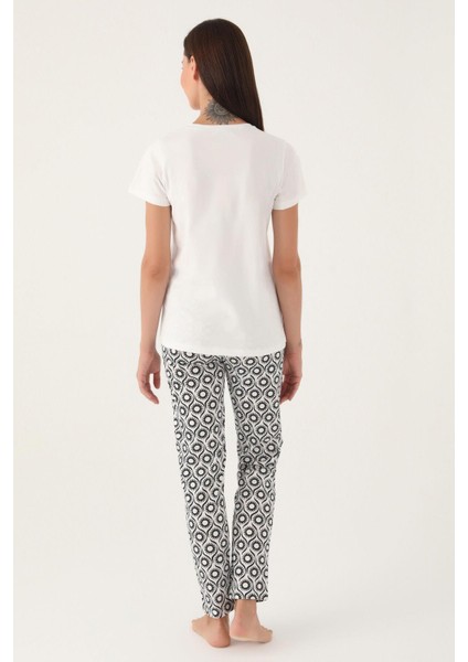 Kadın %100 Pamuk Desenli Kısa Kol Pijama Takımı indirimleri