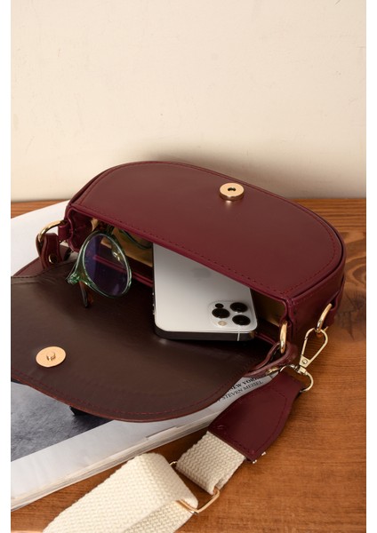 Kadın Omuz ve El Çantası Sade Şık Tasaramlı Kaliteli Temiz Işçilik Çanta fırsatları