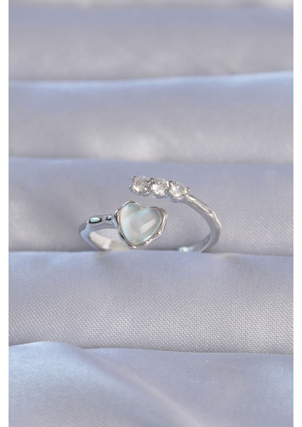 Pirinç Gümüş Renk Zirkon Taşlı Sedefli Kalp Model Ayarlanabilir Yüzük